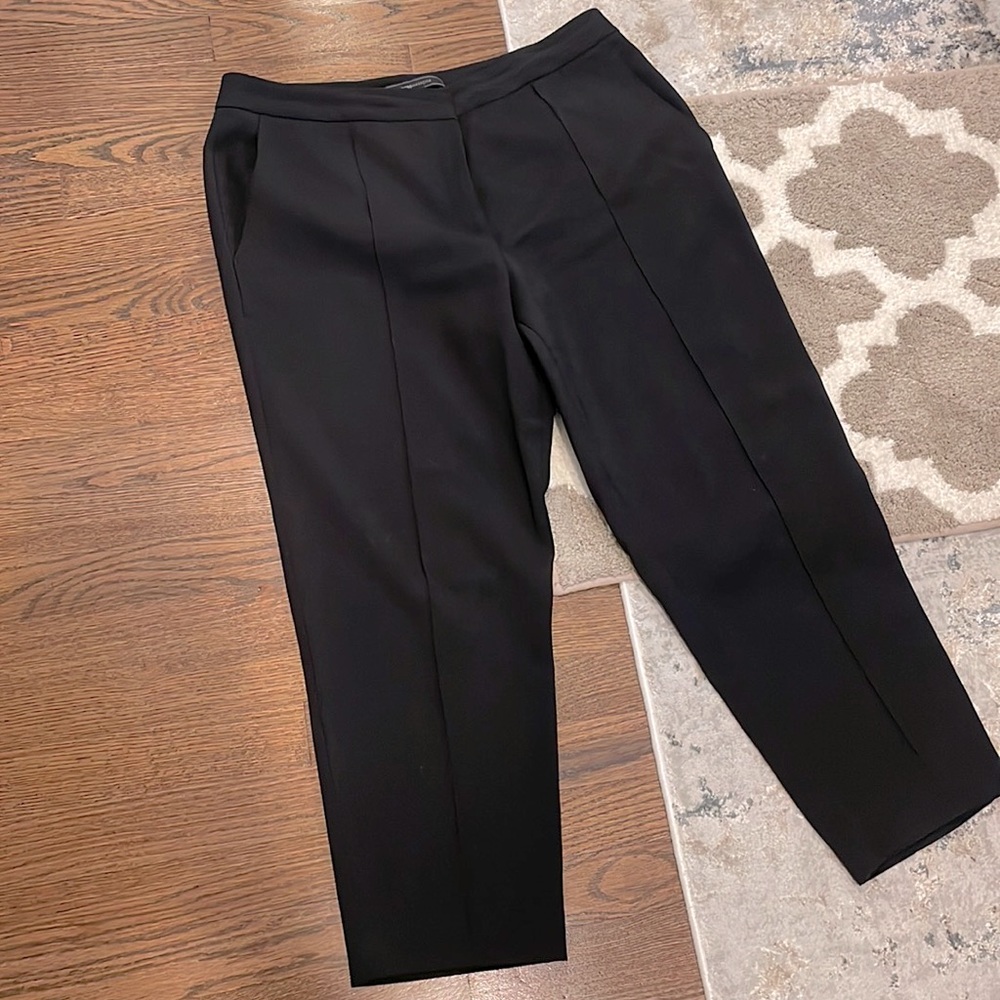 🖤 like new BCBGMAXAZRIA Cropped Slacks